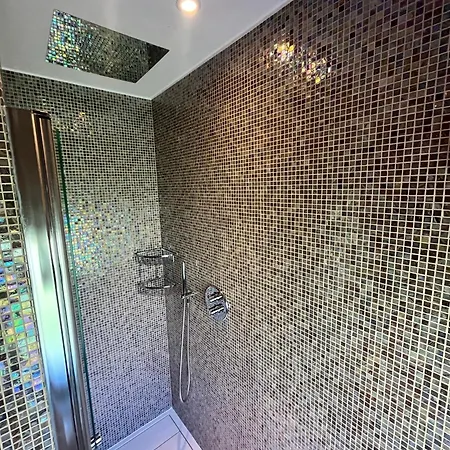 Vanessa Guest house *