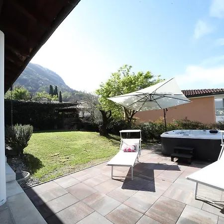 Vanessa Guest house *